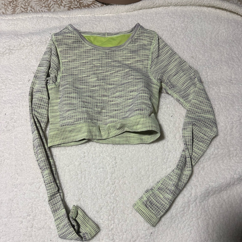 Lulu EBB cropped long sleeve